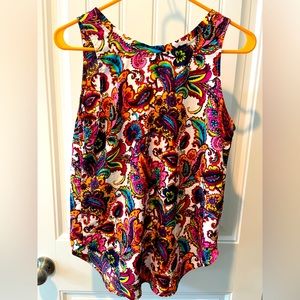Lot of ladies sleeveless summer tops and blouses. Great condition!